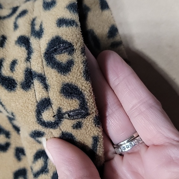 Hollister, Size XS Leopard Print Fleece 1/4 Zip Pullover, Oversized, GUC - Picture 14 of 16